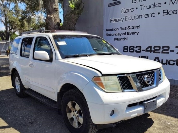 2005-nissan-pathfinder-image-2