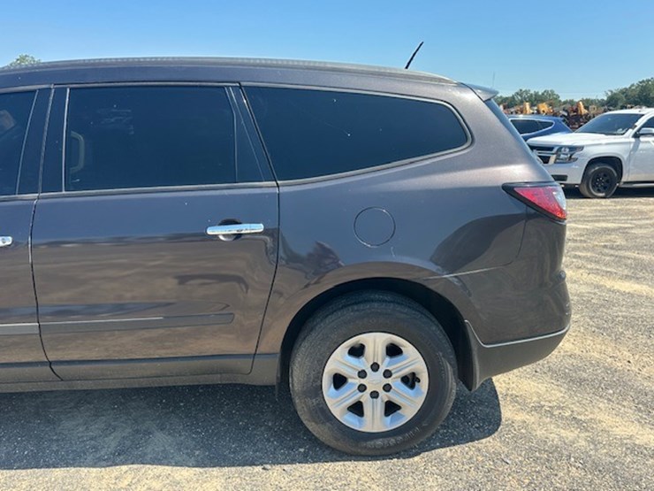 2016-chevrolet-traverse-ls-image-9