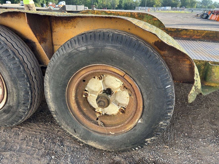 22'-equipment-trailer-image-10
