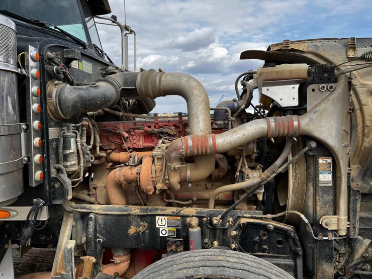 2013-peterbilt-388-image-14