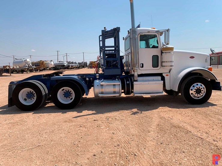 2013-peterbilt-367-image-4