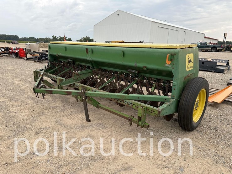 john-deere-8300-image-1