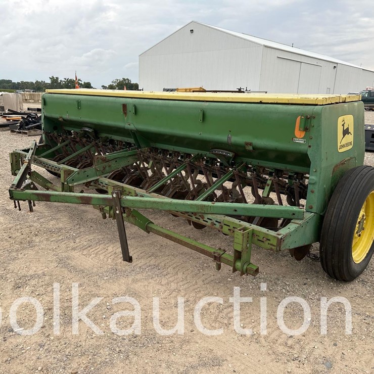 JOHN DEERE 8300