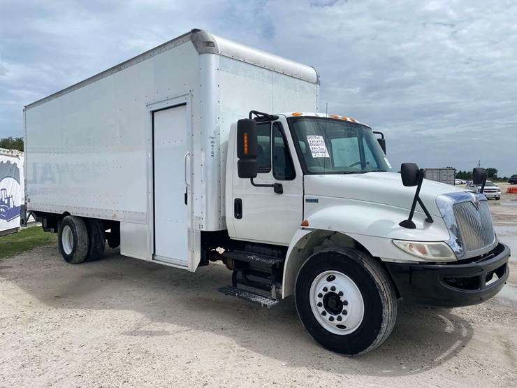 2015-international-durastar-4300-image-2