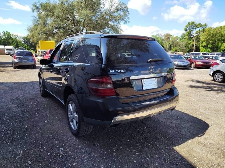 2006-mercedes--m-class-runs/moves-ml-500-image-4