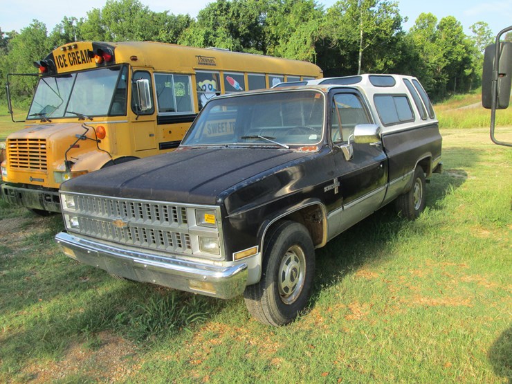 #19-•-#26805-•-1982-chevrolet-scottsdale-pickup-1gcgc24m5cj147797-image-1