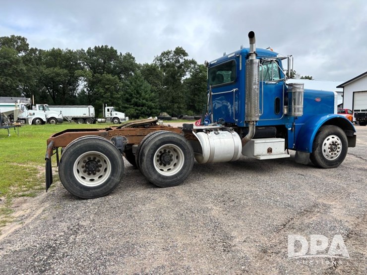2002-peterbilt-379-image-5