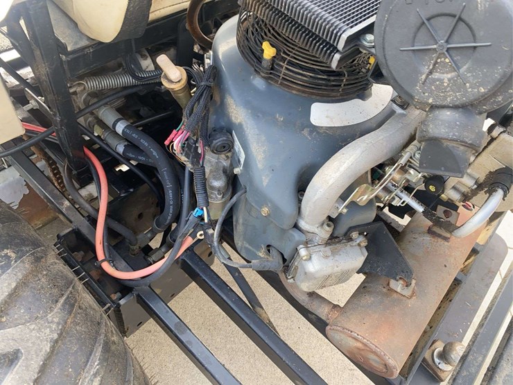 dixie-chopper-xt3200-zero-turn-mower-image-19
