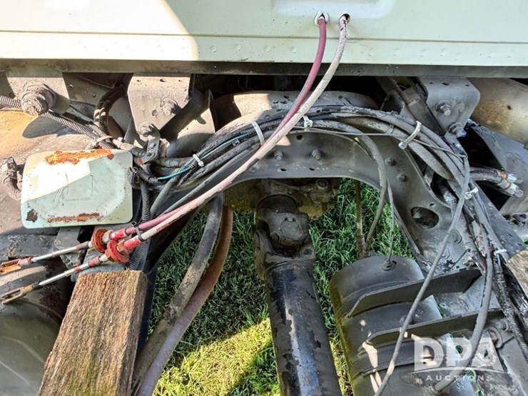 2000-sterling-dry-tender-truck-(gp11245,-unit-123831)-image-33