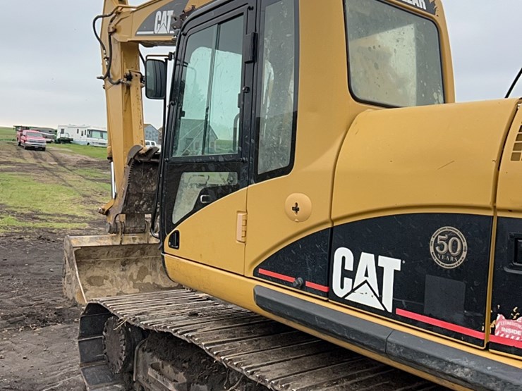 caterpillar-320-image-27