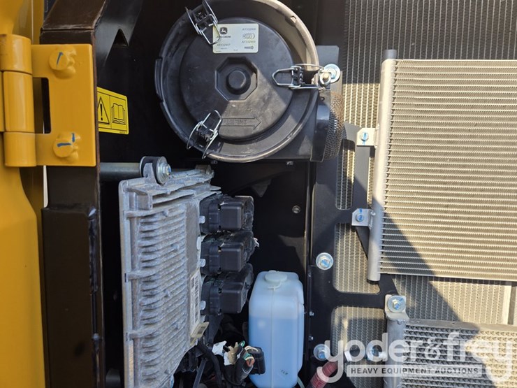 2022-deere-130g-image-53
