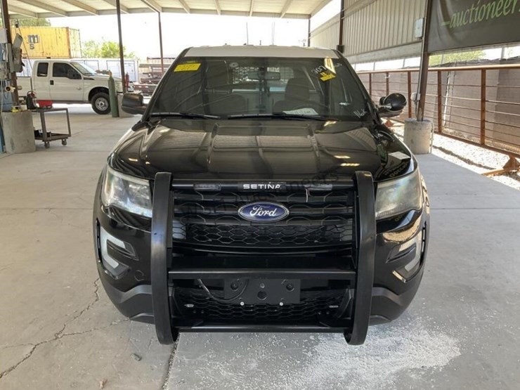 2017-ford-explorer-image-3