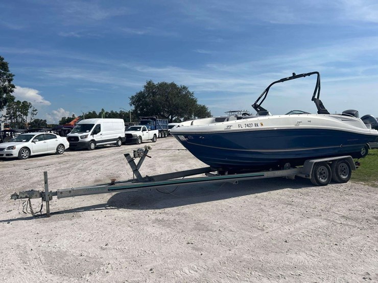 2017-bayliner-vr5-21ft-bowrider-boat-with-29ft-t/a-boat-trailer-image-5