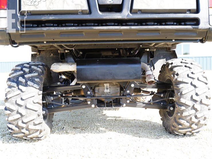 2017-john-deere-gator-xuv-825i-image-18