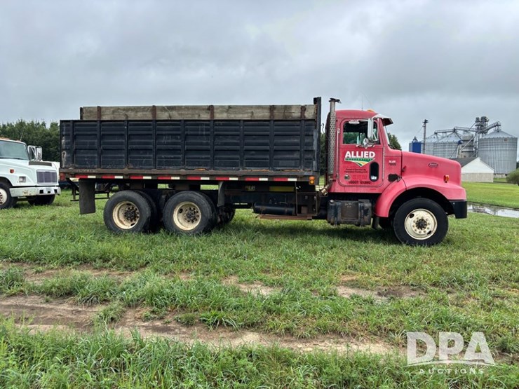 2002-peterbilt-330-image-7