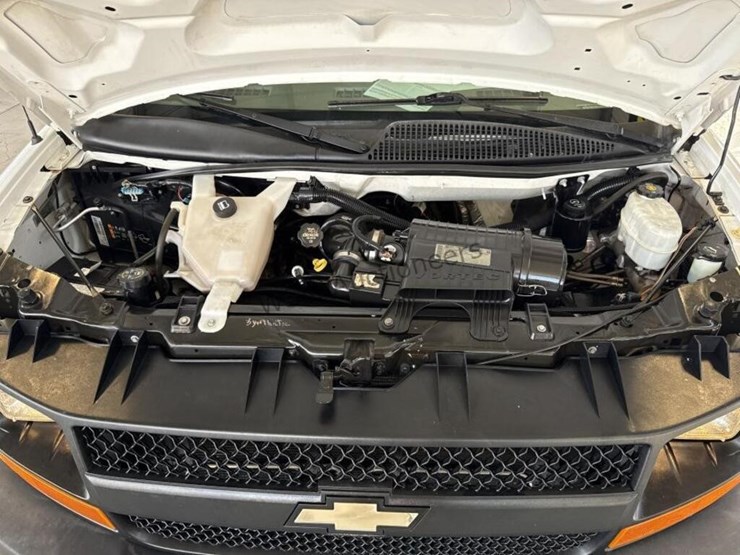 2013-chevrolet-express-2500-image-12