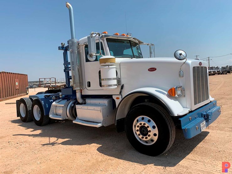2013-peterbilt-367-image-2