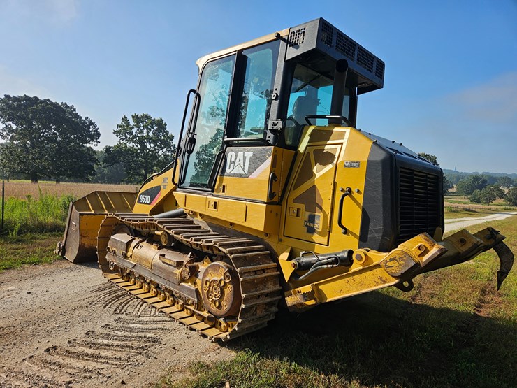 2014-caterpillar-953d-image-13