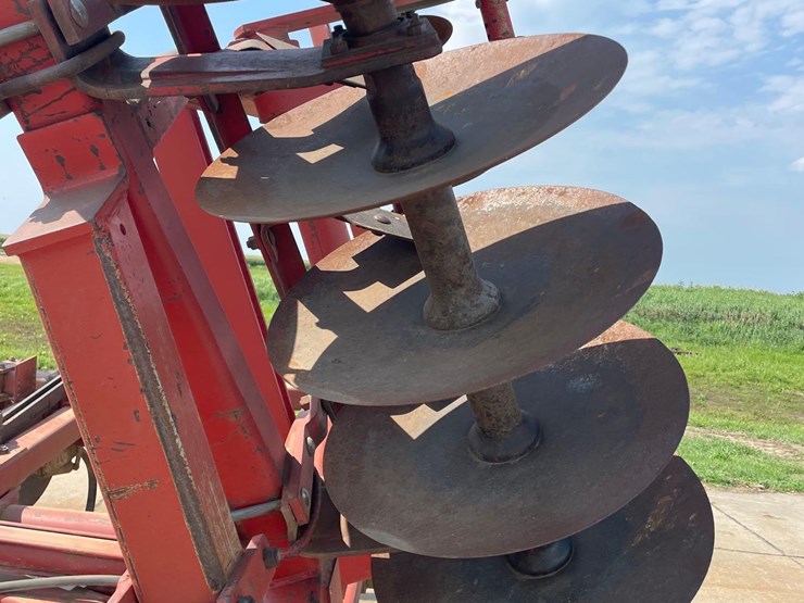 massey-ferguson-820-image-16