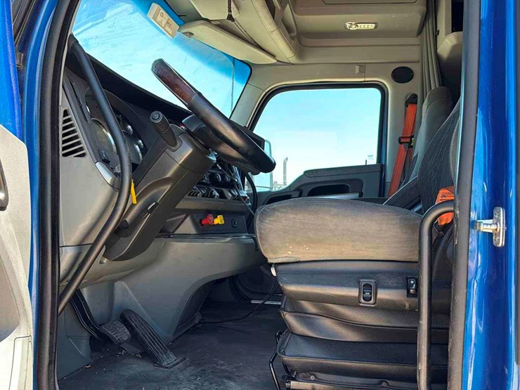 2020-kenworth-t680-image-7