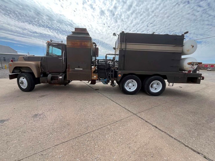 1982-mack-rd685s-image-6