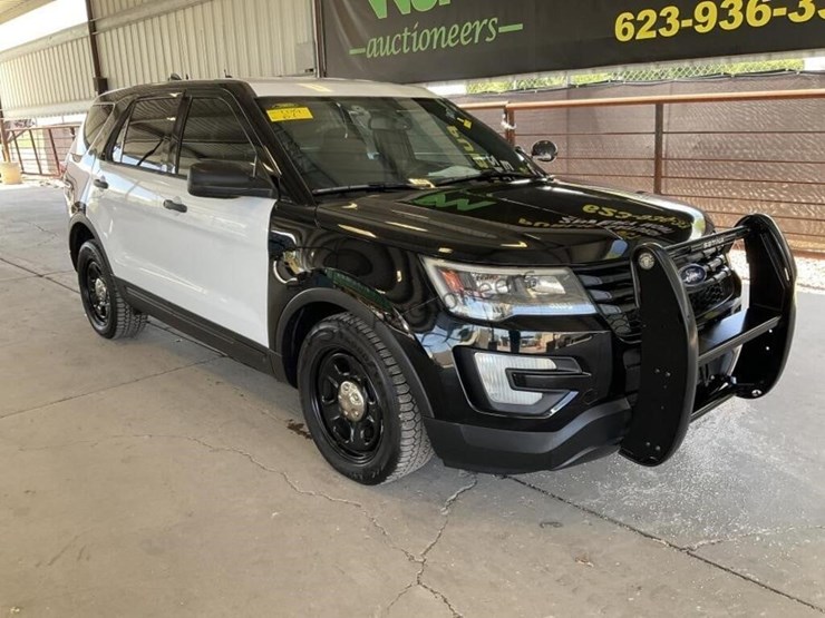 2017-ford-explorer-image-2