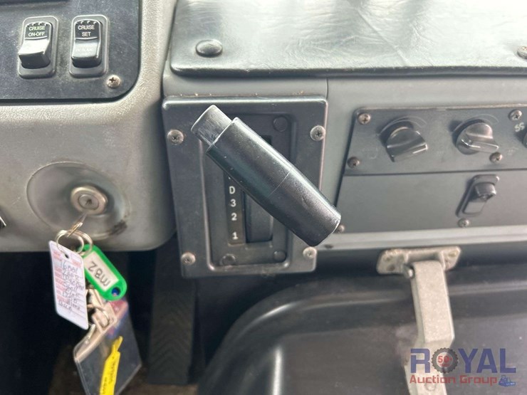 2002-blue-bird-f131612-bus-image-18