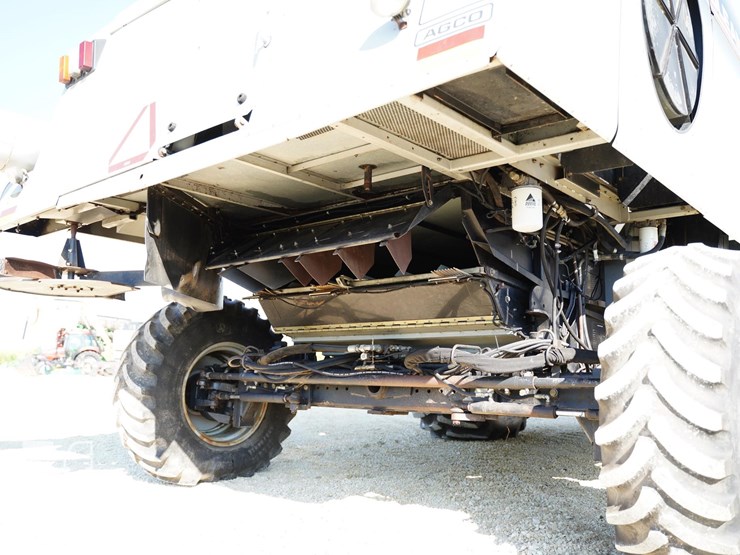 2004-gleaner-r65-image-24