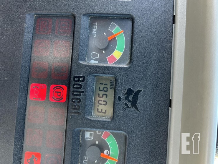2006-bobcat-toolcat-5600-image-16