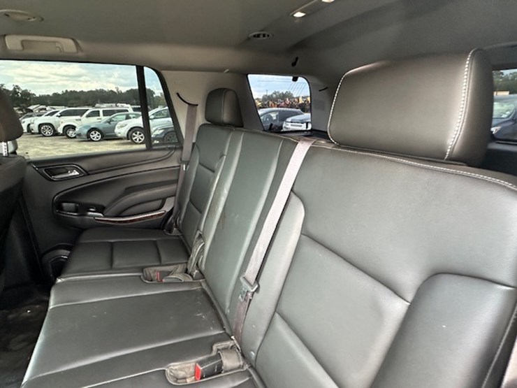2015-chevrolet-tahoe-image-27