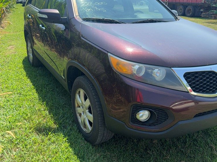 2011-kia-sorento-image-2