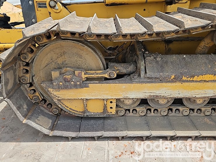 2016-deere-450j-image-19