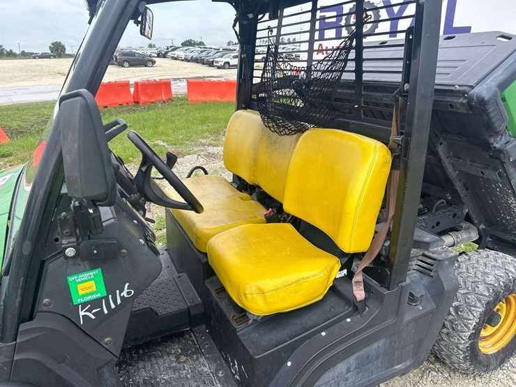2020-john-deere-gator-xuv-835m-image-15