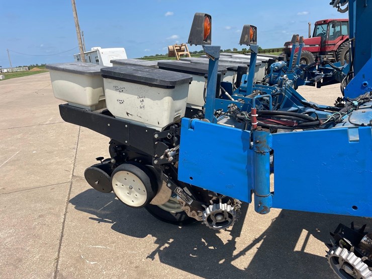 kinze-3200-image-13