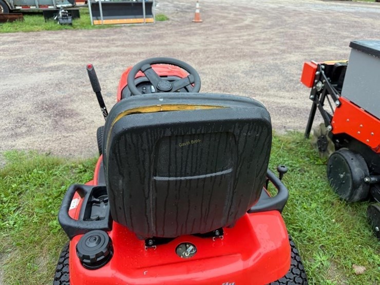 simplicity-conquest-23hp-lawn-mower-image-5