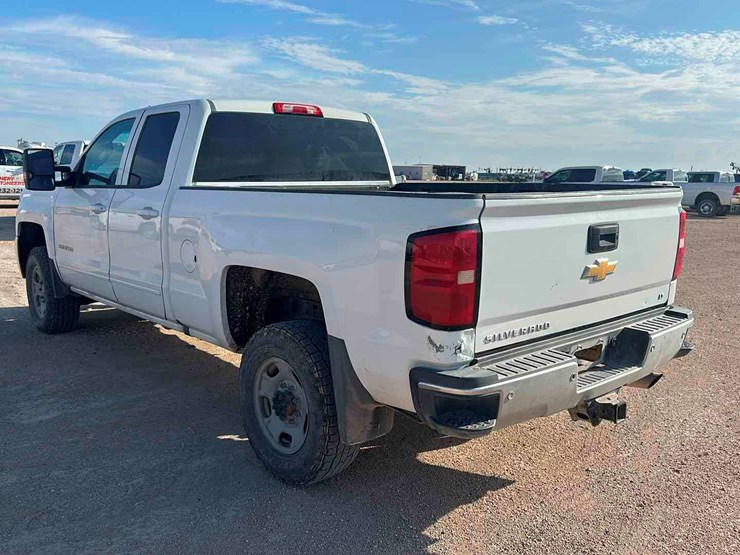 2018-chevrolet-2500-image-4