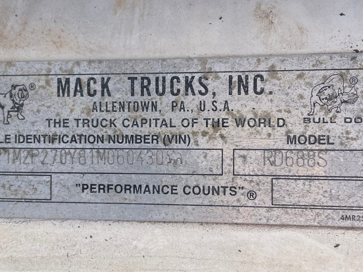 2001-mack-rd688s-image-9