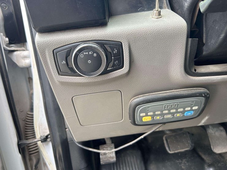 2016-ford-f150-image-17