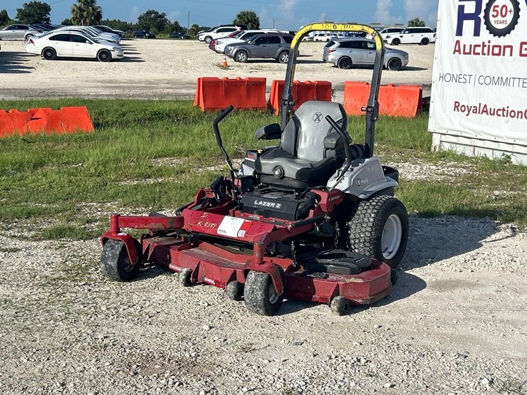 2006-husqvarna-yth2148b-riding-mower-image-1