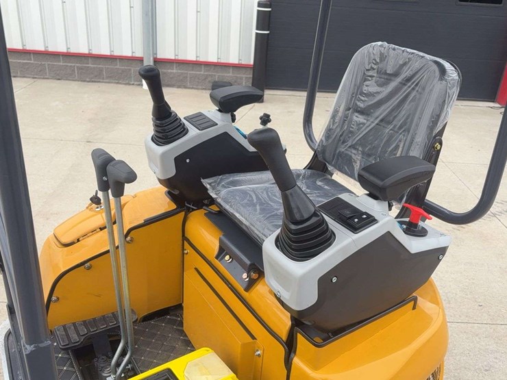 sdlanch-sdle20-mini-excavator-image-15