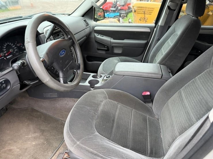 2003-ford-explorer-image-8