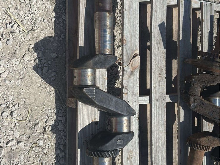 john-deere-model-g-crankshaft-image-8