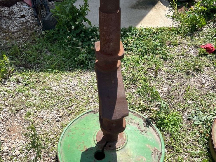 john-deere-model-g-crankshaft-and-flywheel-image-3