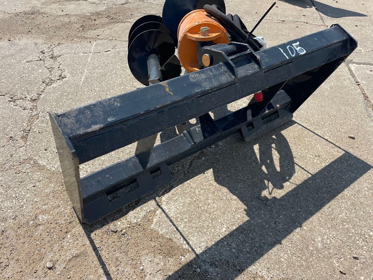 2025-wolverine-skidloader-post-hole-digger-image-11