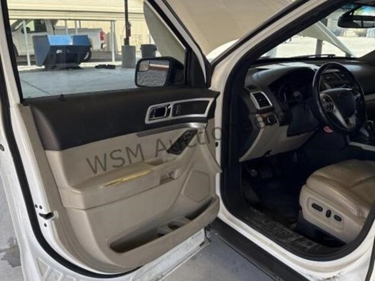 2011-ford-explorer-xlt-image-23