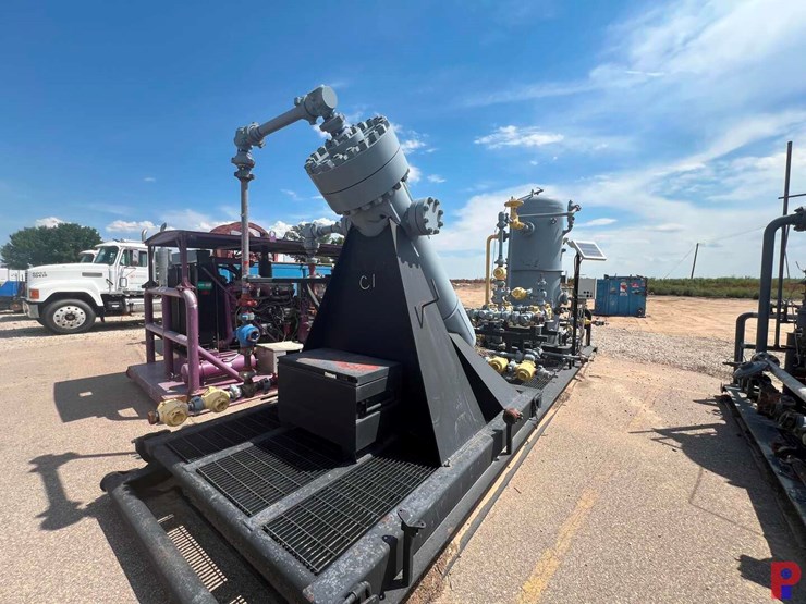 titan-tank-&-vessels-42"x8'-1440-#-psi-vertical-3-phase-separator-combo-well-tester-skid-image-2