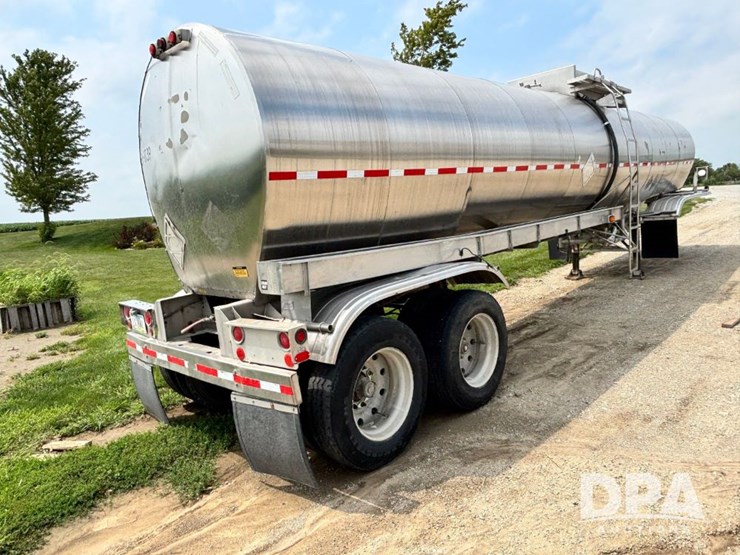 1984-fruehauf-tanker-image-7