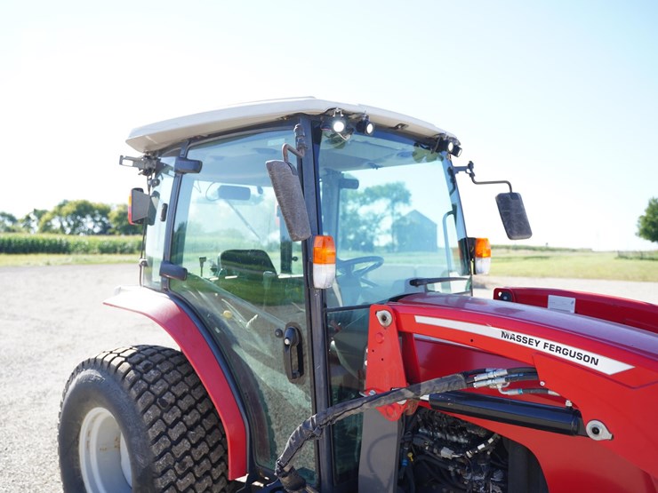 2014-massey-ferguson-1758-image-23