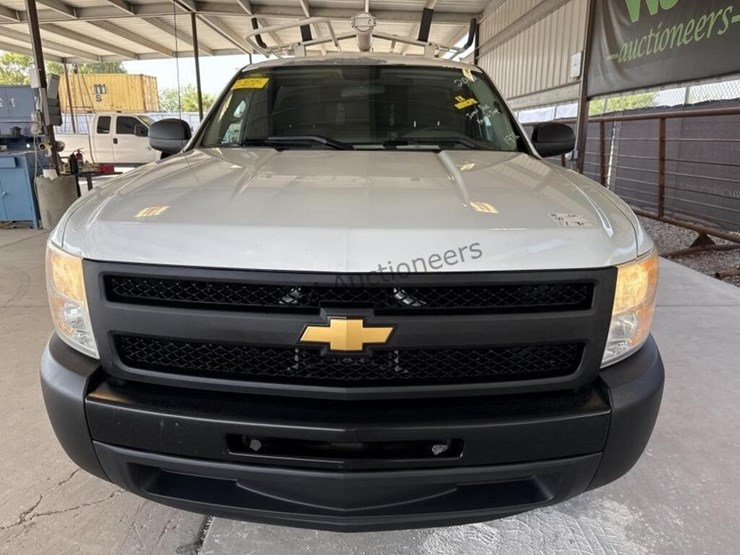 2012-chevrolet-silverado-1500-image-3