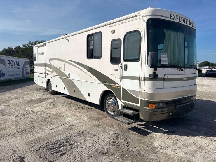 2002-fleetwood-expedition-36ft-motorhome-image-2